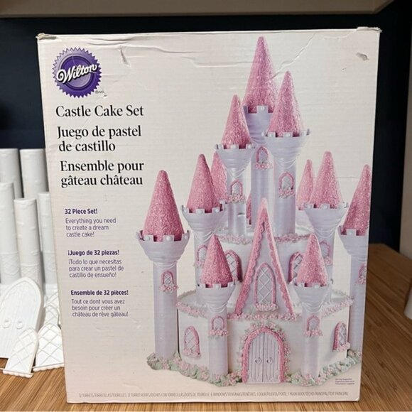Wilton Castle Cake Set for Baking - Picture 2 of 11